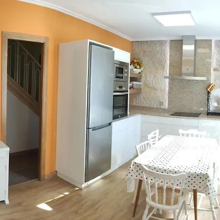 Vakantiehuis Casa Carmina: Casa Pequenos Grupos En El Corazon De Galicia